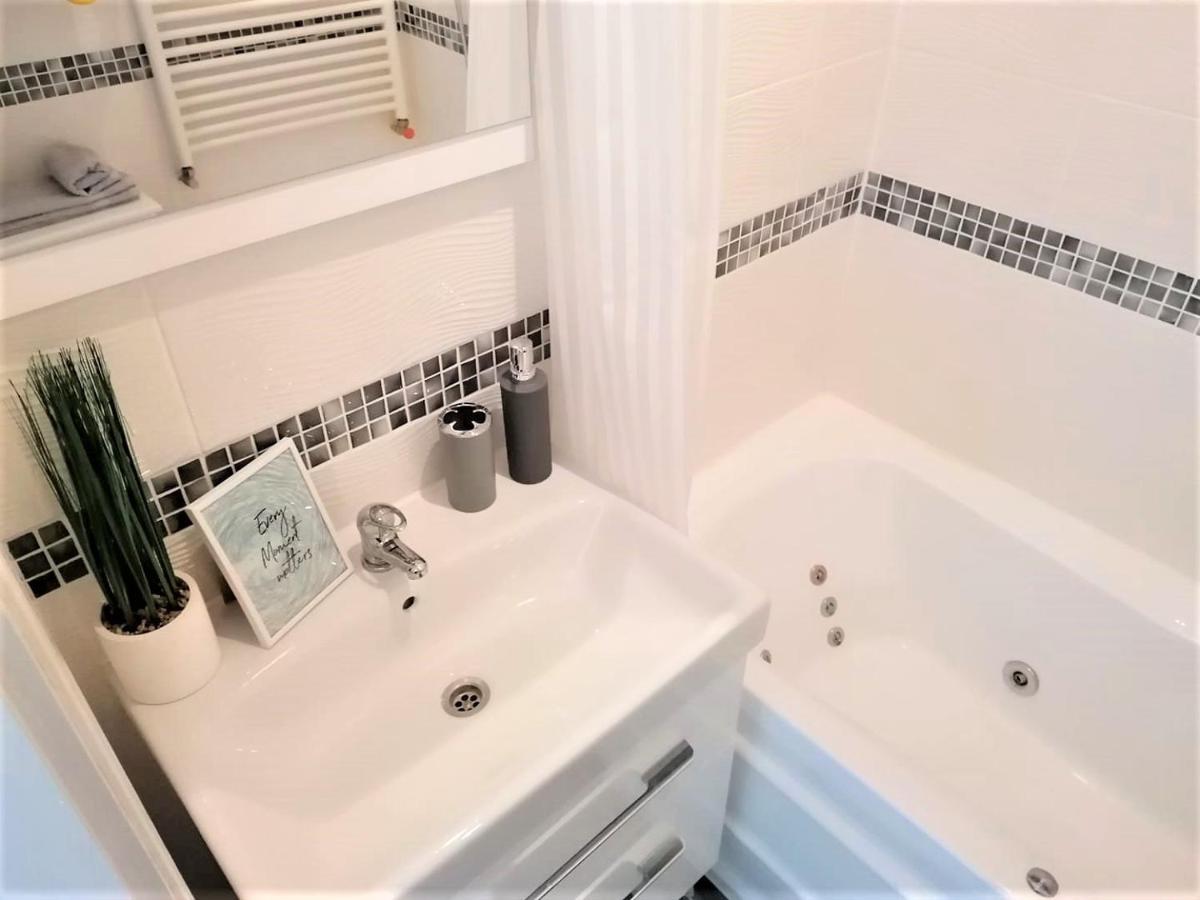 Sweet Central Apartment ,In The City Center إغير المظهر الخارجي الصورة