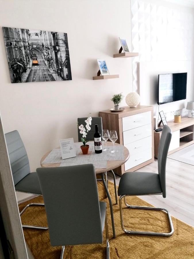 Sweet Central Apartment ,In The City Center إغير المظهر الخارجي الصورة