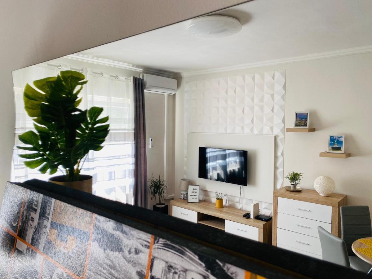 Sweet Central Apartment ,In The City Center إغير المظهر الخارجي الصورة